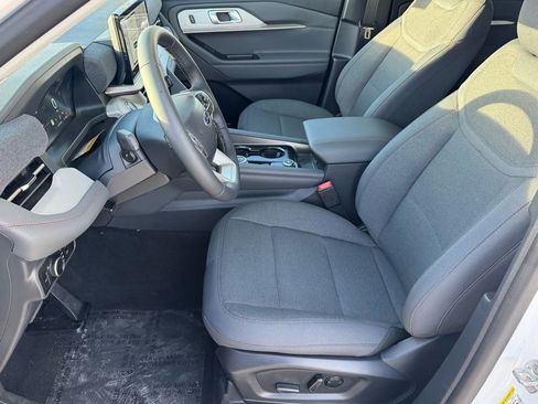 New 2026 Ford Explorer Active image 8