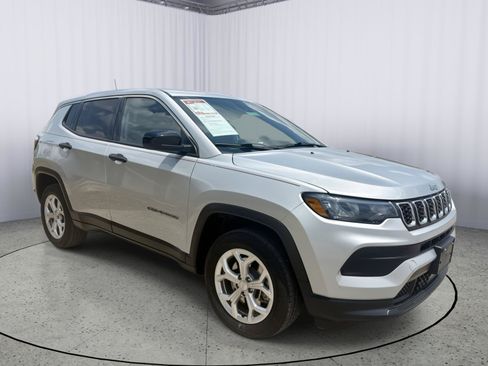 Used 2024 Jeep Compass Sport AWD/4WD image 10