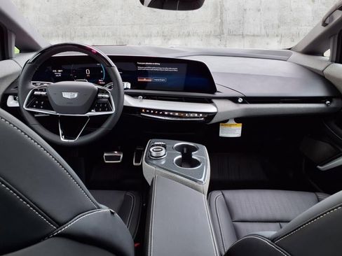 New 2025 Cadillac Optiq Sport 2 w/ LPO, Floor Liner Package image 6