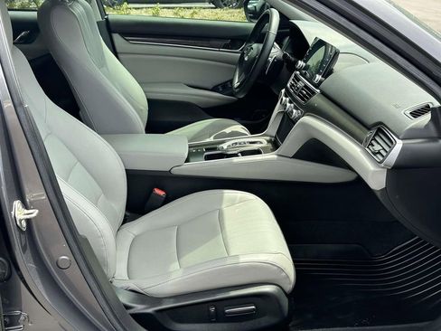 Used 2019 Honda Accord Touring image 7