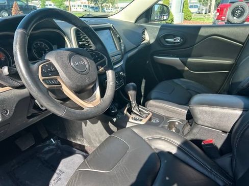 Used 2018 Jeep Cherokee Limited AWD/4WD image 14
