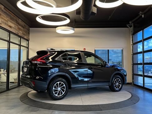 Used 2022 Mitsubishi Eclipse Cross ES image 3