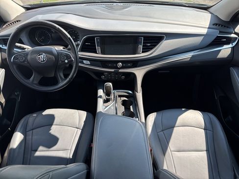 Used 2021 Buick Enclave Essence image 26