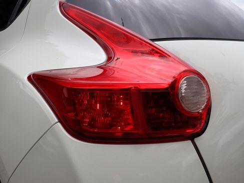 Used 2011 Nissan Juke SV AWD/4WD image 28