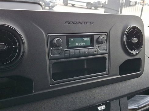 Used 2025 Mercedes-Benz Sprinter 2500 image 17