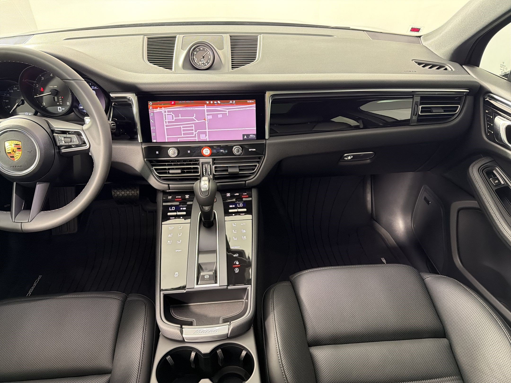 Used 2026 Porsche Macan AWD/4WD image 28
