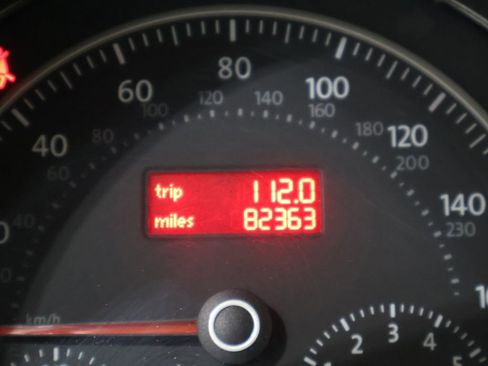 Used 2008 Volkswagen Beetle S image 26