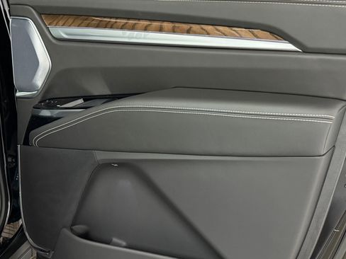 New 2025 Cadillac Escalade ESV Premium Luxury Platinum image 54