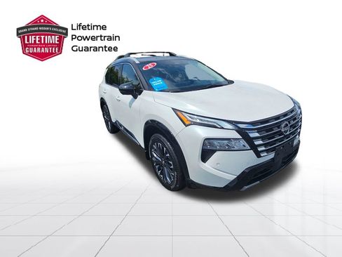 Certified 2025 Nissan Rogue Platinum w/ Platinum Premium Package FWD image 5