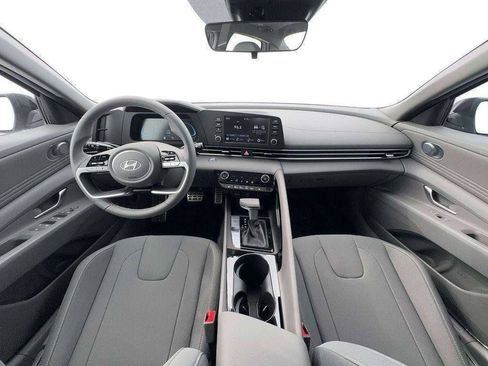 New 2026 Hyundai Elantra SEL Sport FWD image 13