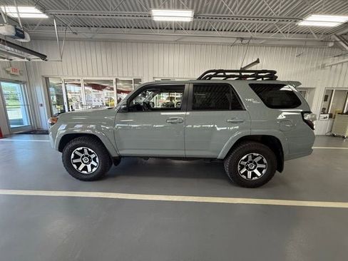 Used 2023 Toyota 4Runner TRD Off-Road Premium w/ Off Road Premium Plus Package AWD/4WD image 4