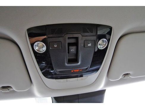 Certified 2022 Kia Seltos SX w/ Sunroof Package AWD/4WD image 24