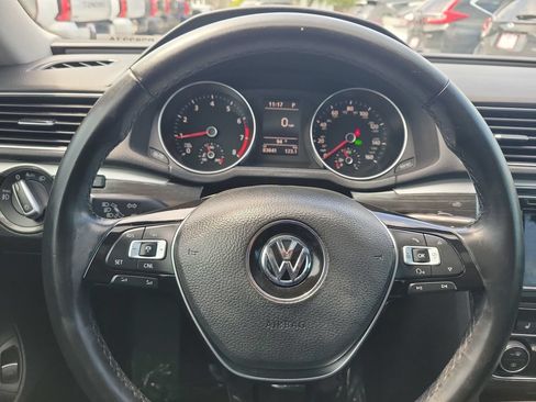 Used 2016 Volkswagen Passat 1.8T SE FWD image 8