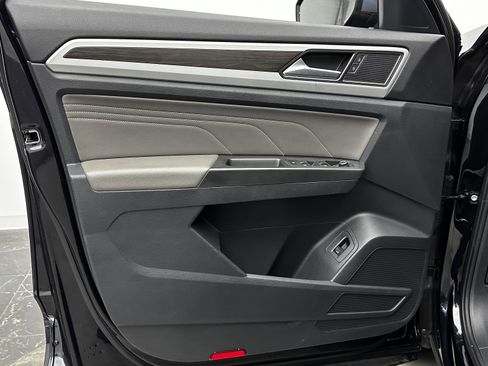 Used 2023 Volkswagen Atlas SE image 10