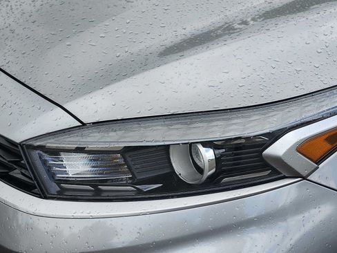 Used 2023 Kia Forte LXS w/ LXS Technology Package FWD image 9