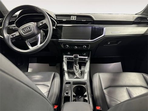 Used 2024 Audi Q3 2.0T Premium w/ Convenience Package image 10