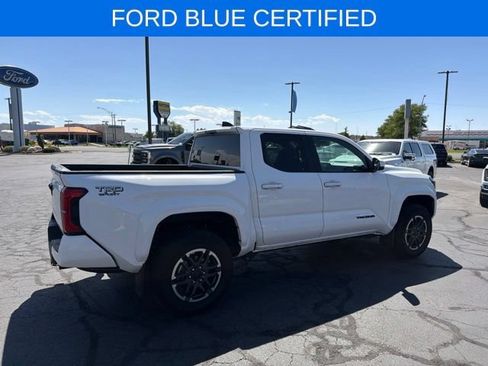 Used 2024 Toyota Tacoma TRD Sport AWD/4WD image 7
