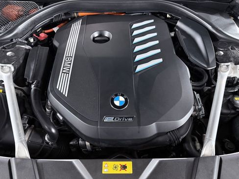Used 2020 BMW 745e xDrive image 50