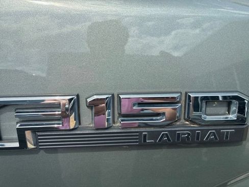 Used 2019 Ford F150 Lariat w/ Equipment Group 502A Luxury AWD/4WD image 7