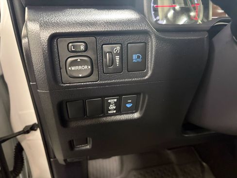 Used 2024 Toyota 4Runner TRD Off-Road Premium w/ Moonroof Package AWD/4WD image 31