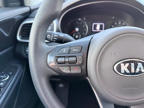 Used 2018 Kia Sorento FWD V6 image 30