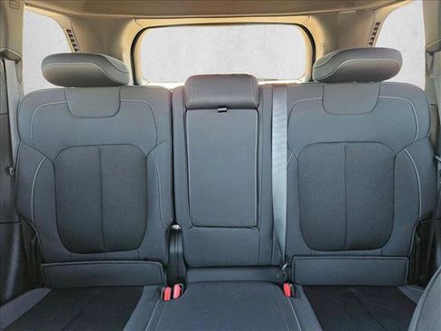 New 2025 Jeep Grand Cherokee Laredo image 15