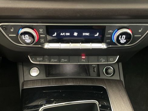 Used 2023 Audi Q5 2.0T Premium w/ Convenience Package image 25