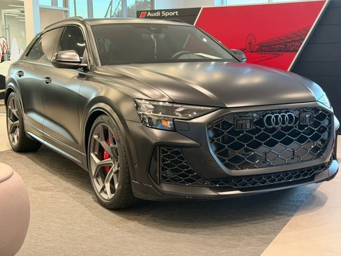 New 2026 Audi RS Q8 performance image 2