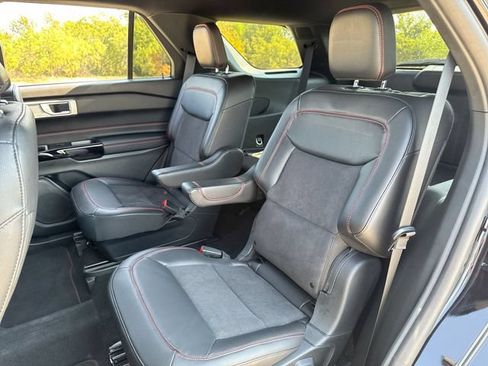 Used 2024 Ford Explorer ST-Line w/ Class IV Trailer Tow Package RWD image 22