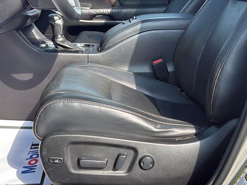 Used 2016 Toyota Highlander Limited Platinum w/ Four Season Floor Mat Package AWD/4WD image 25