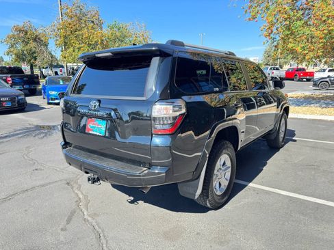 Used 2021 Toyota 4Runner SR5 AWD/4WD image 5