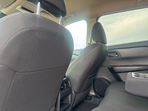 Certified 2024 Nissan Rogue S image 39