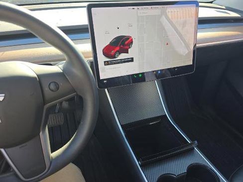 Used 2020 Tesla Model Y Long Range image 11