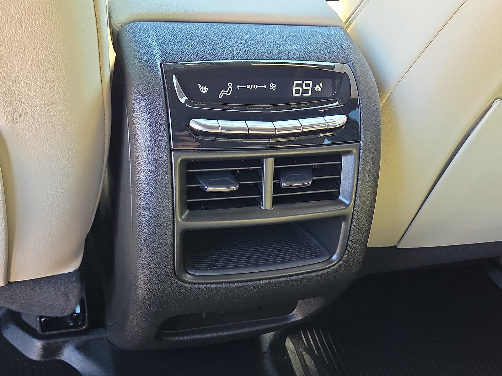 Used 2026 Cadillac XT5 Sportv w/ LPO, Floor Liner Package AWD/4WD image 11