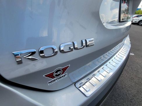Used 2018 Nissan Rogue SL w/ Premium Package AWD/4WD image 33