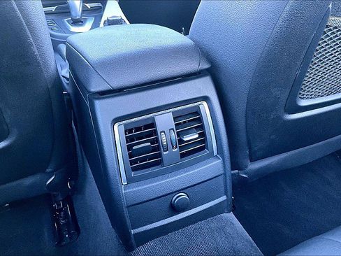 Used 2018 BMW 320i xDrive Sedan image 24