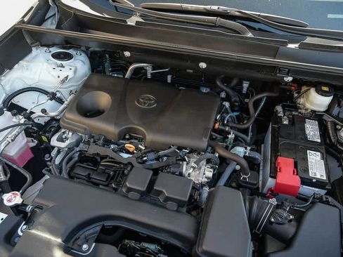 Used 2025 Toyota RAV4 XLE image 27