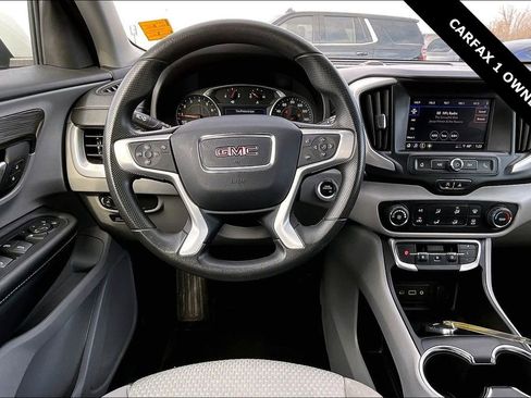 Used 2024 GMC Terrain SLE image 8
