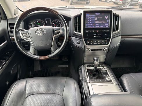 Used 2018 Toyota Land Cruiser AWD/4WD image 2