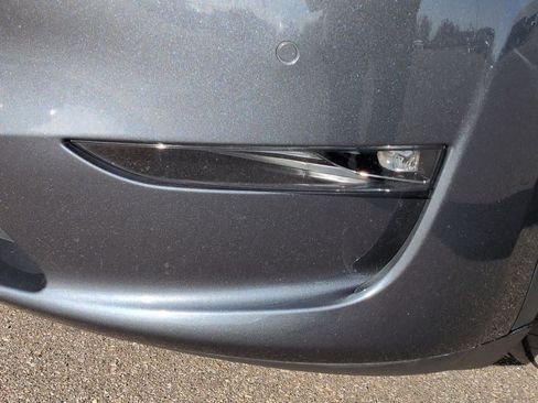 Used 2022 Tesla Model Y Long Range image 10