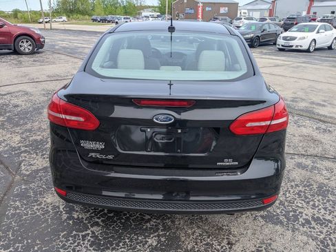 Used 2015 Ford Focus SE FWD image 4