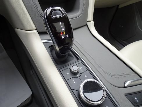 Used 2022 Cadillac XT5 Premium Luxury w/ Technology Package image 17