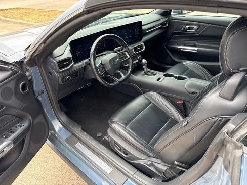 Used 2025 Ford Mustang Premium RWD image 17