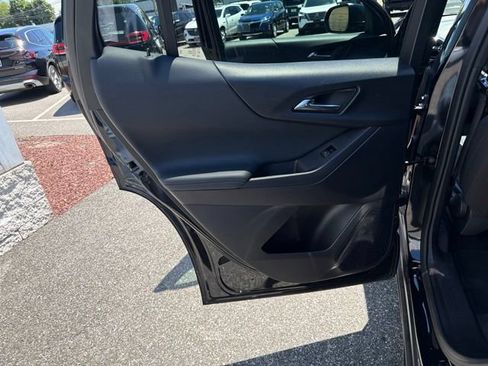 Used 2025 Chevrolet Equinox LT AWD/4WD image 14