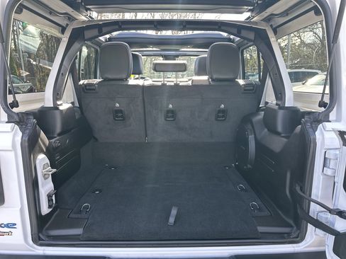 Used 2024 Jeep Wrangler Unlimited Rubicon 4xe image 22