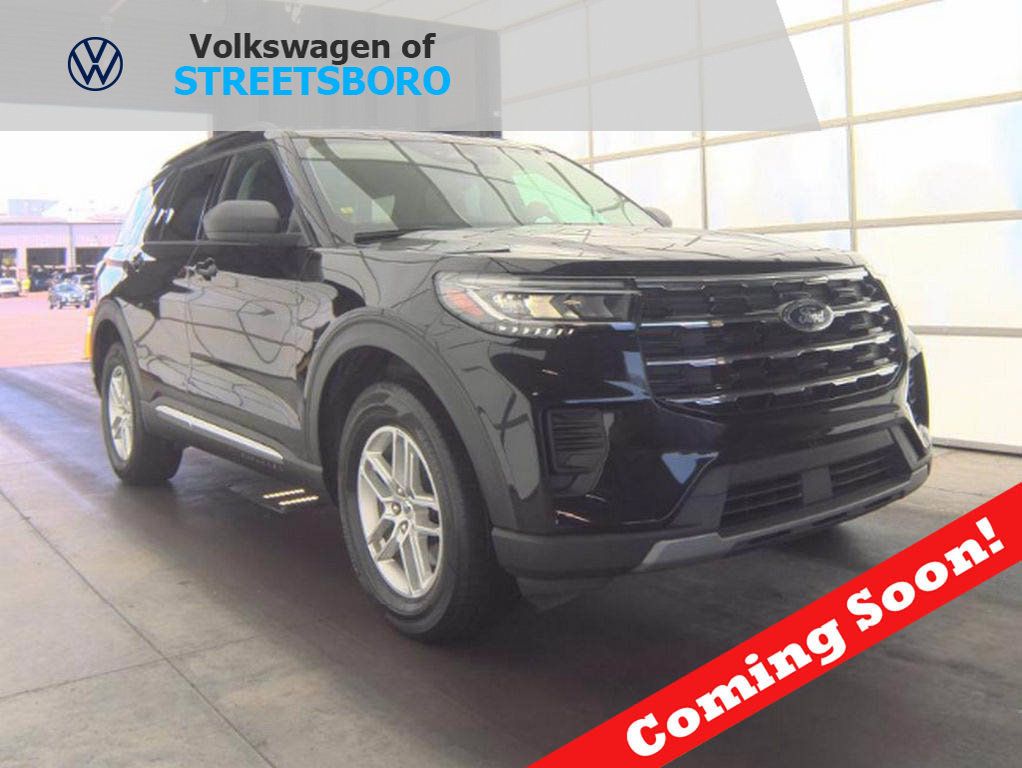Used 2025 Ford Explorer Active AWD/4WD image 1