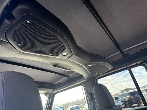 Used 2024 Jeep Wrangler Unlimited w/ Convenience Group image 25