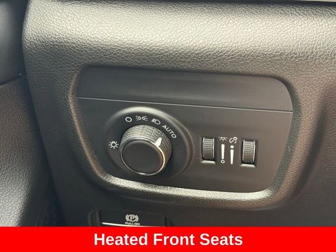 Used 2023 Jeep Grand Cherokee Altitude image 30