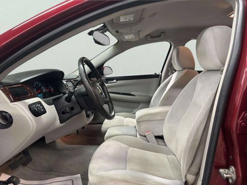 Used 2010 Chevrolet Impala LT w/ Convenience Package image 12