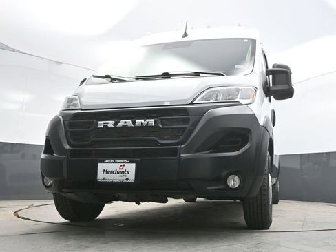 Used 2025 RAM ProMaster 2500 w/ Convenience Group image 31